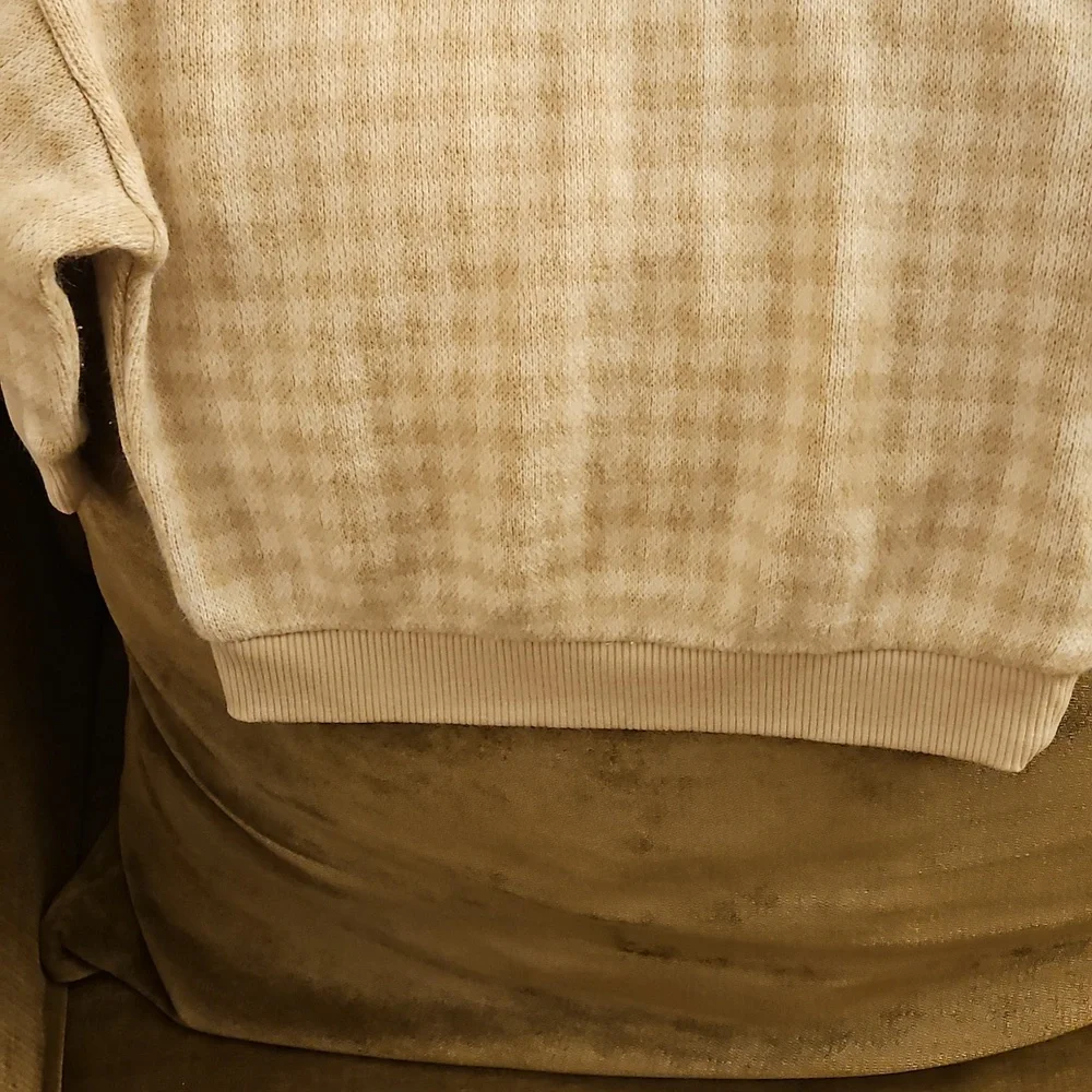 Sweater - Picture 4 of 4